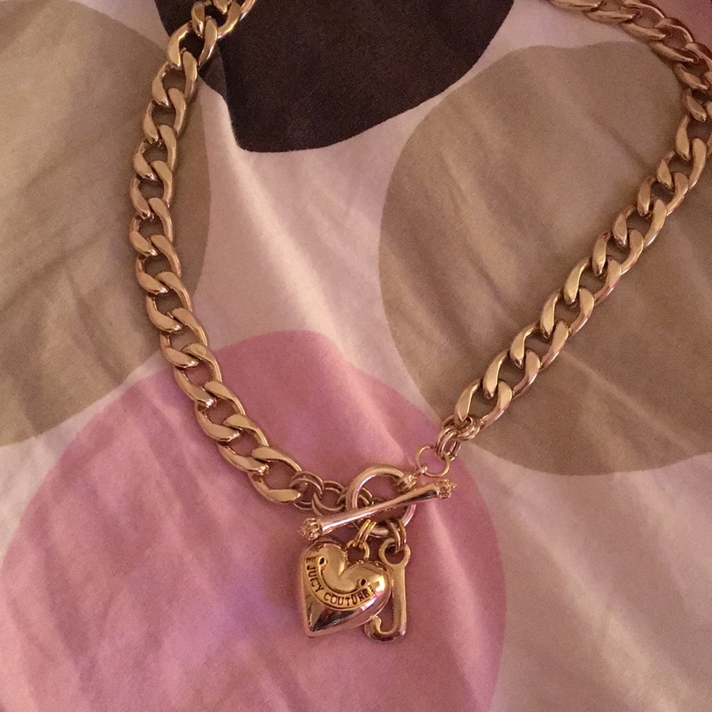 Banner heart juicy couture necklace